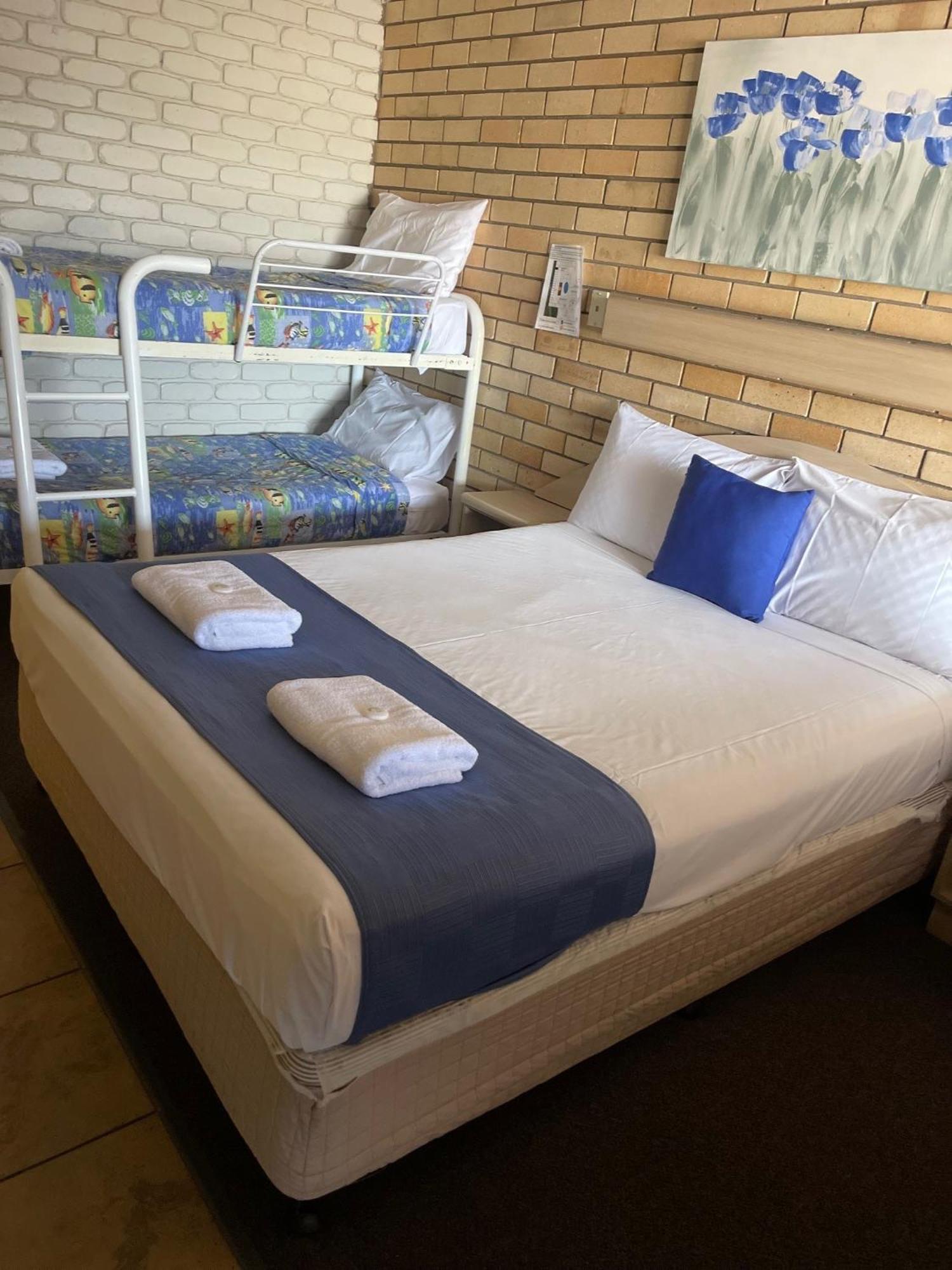 Castle Motor Lodge Bowen Dış mekan fotoğraf